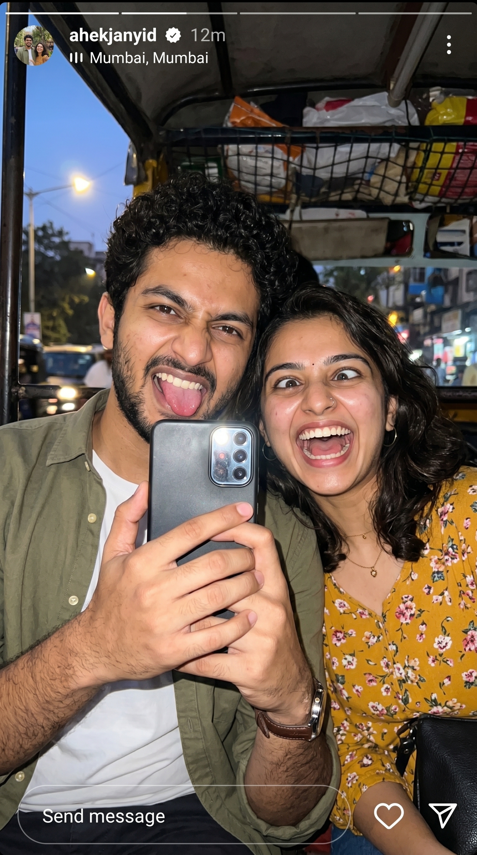 Auto wali selfie